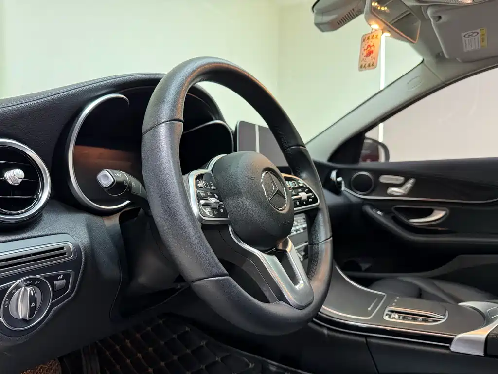 Mercedes-Benz C-Class 2019 — фото 12