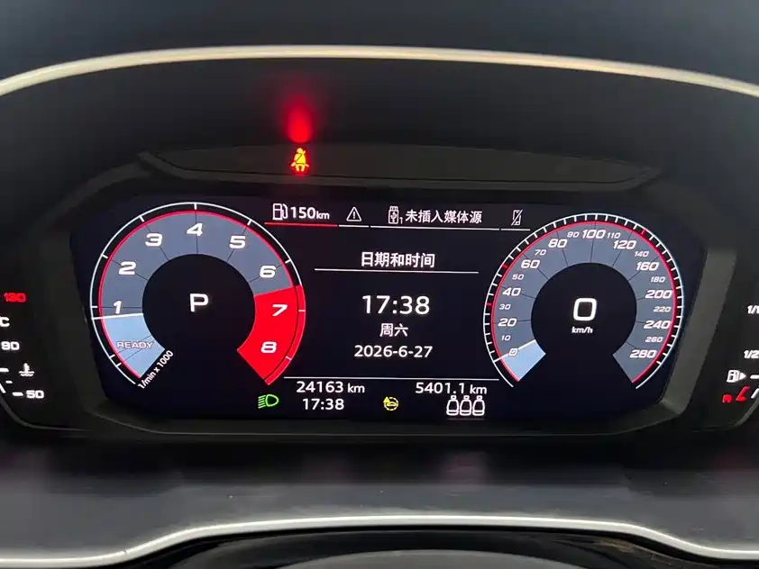 Audi Q3 2022 — фото 14