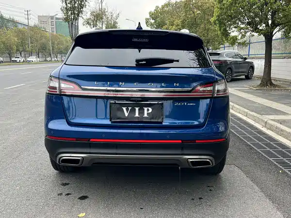 Lincoln Nautilus 2021
