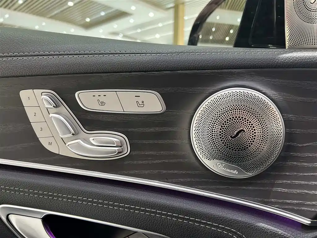 Mercedes-Benz E-Class 2019 — фото 16