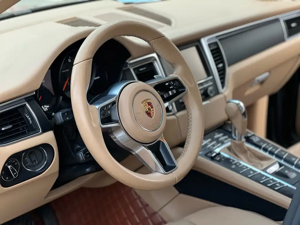 Porsche Macan 2015 — фото 18