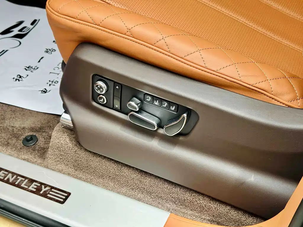 Bentley Bentayga 2018 — фото 15