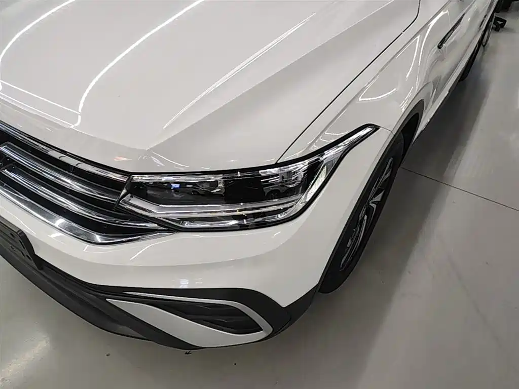 Volkswagen Tiguan L 2024 — фото 24