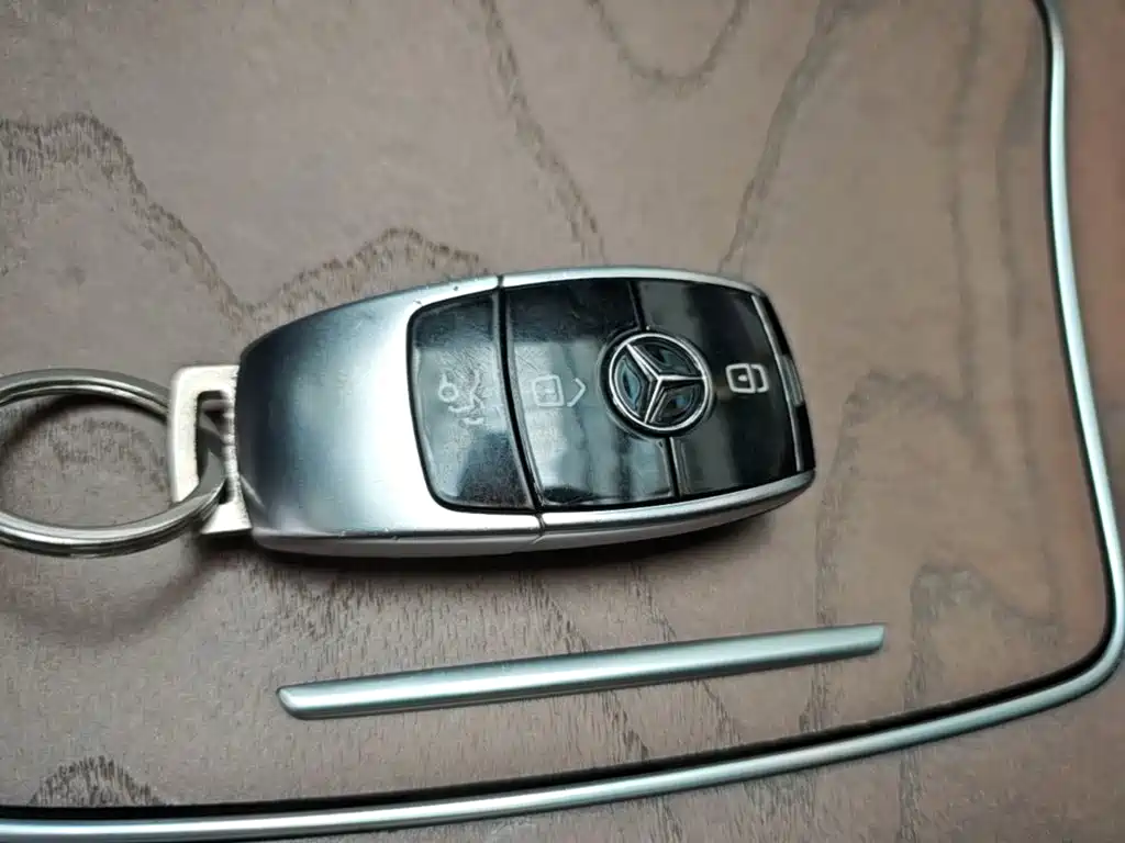 Mercedes-Benz E-Class 2022 — фото 9