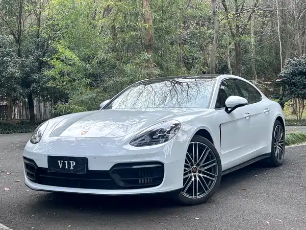 Porsche Panamera 2021