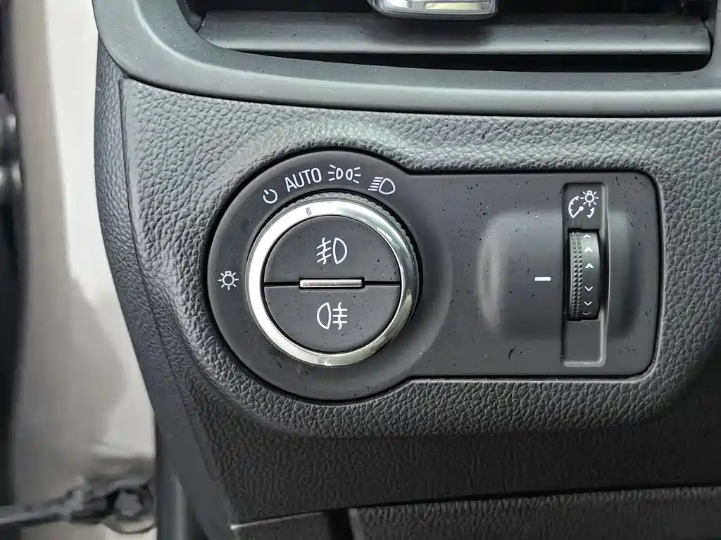 Buick Envision Plus 2018 — фото 21