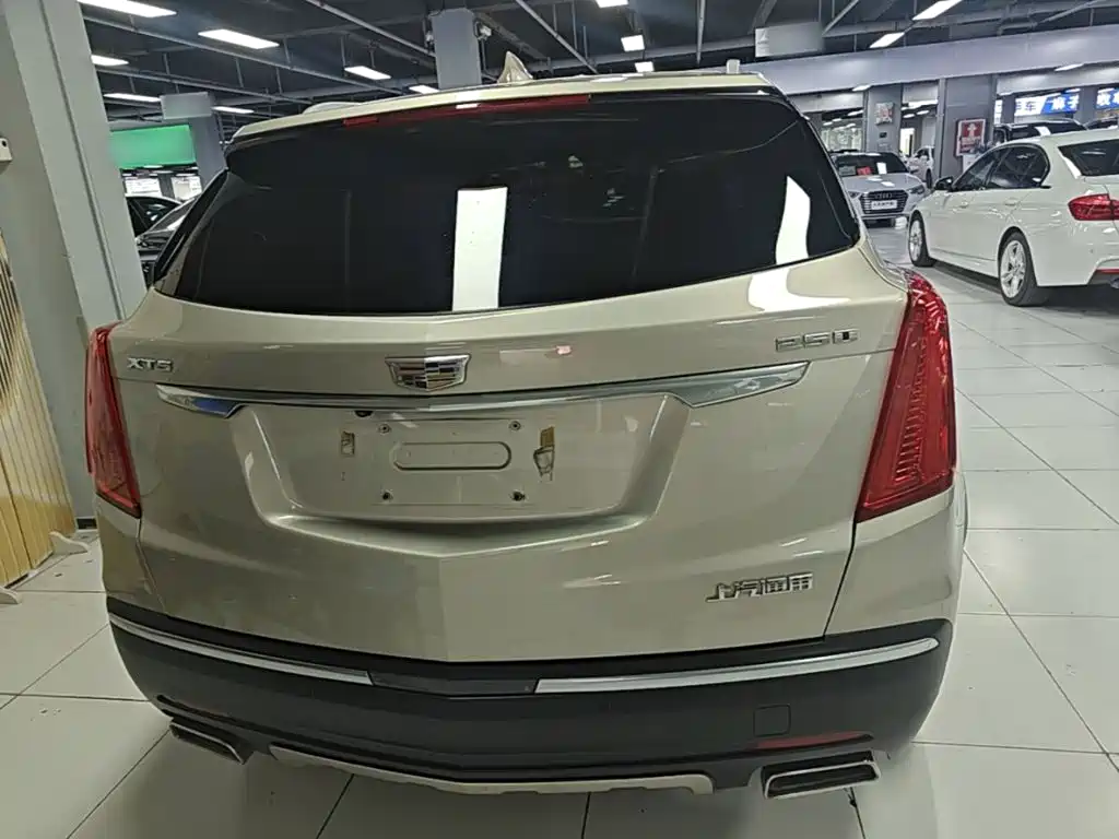 Cadillac XT5 2016 — фото 6