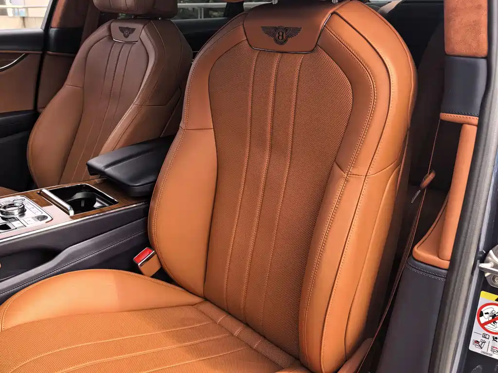 Bentley Flying Spur 2023 — фото 11