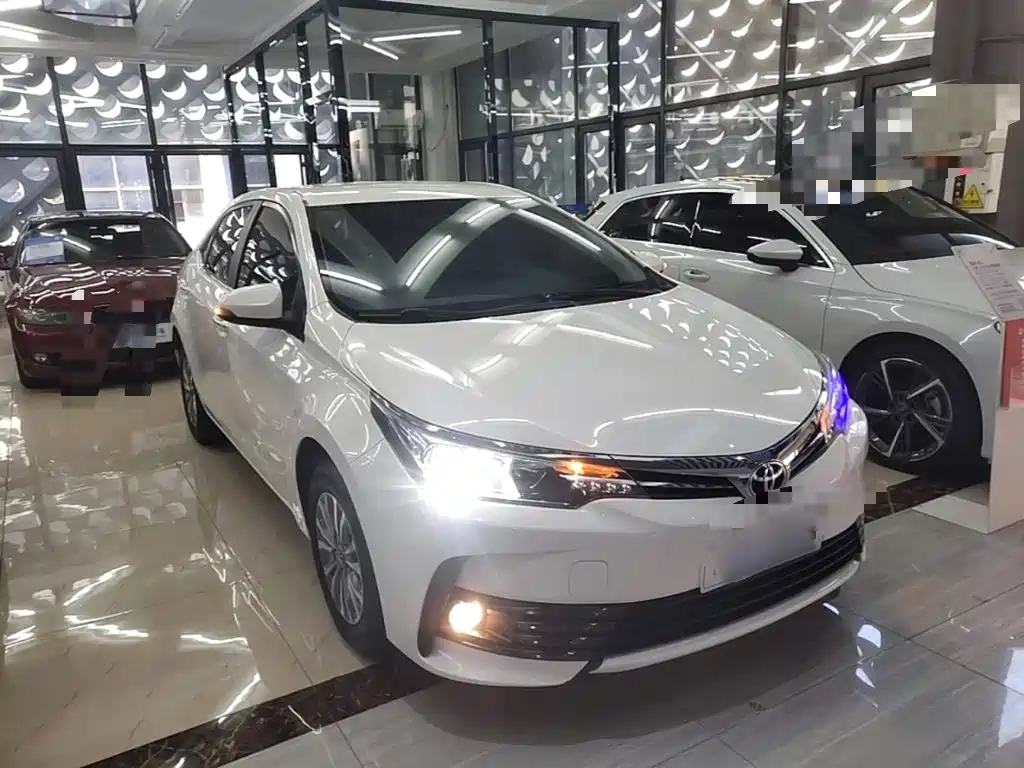 Toyota Corolla 2018 — фото 4