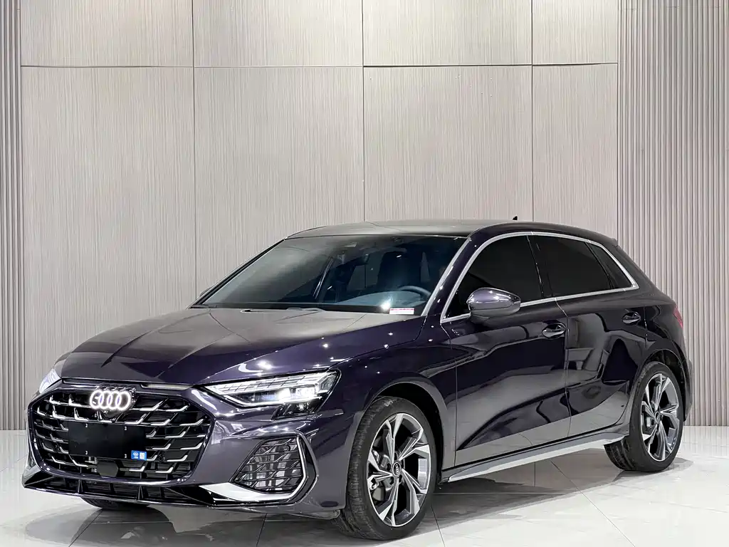 Audi A3 2025 — фото 1
