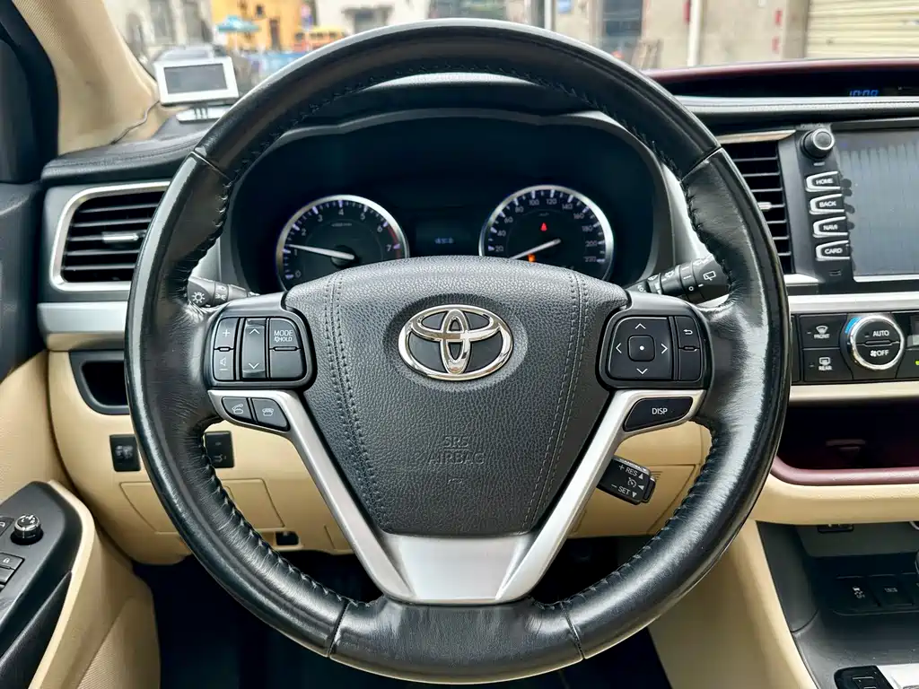 Toyota Highlander 2015 — фото 14