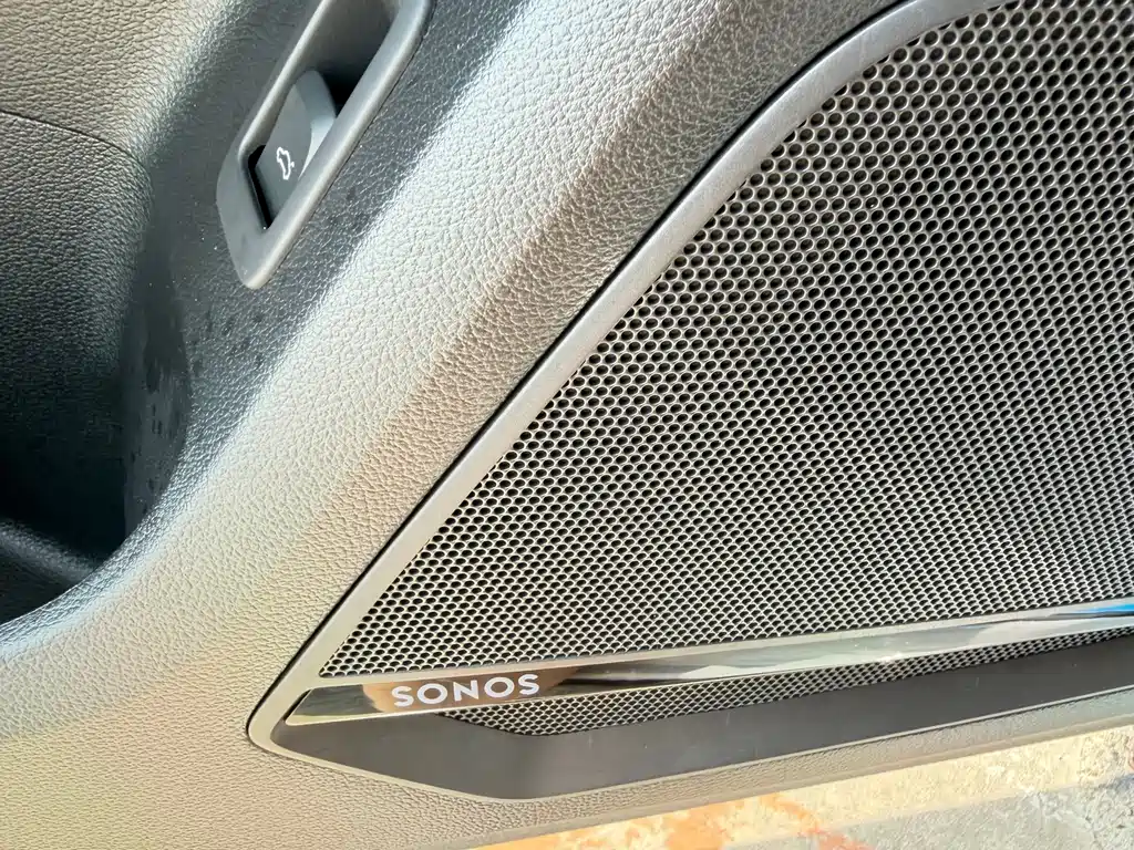 Audi Q2L 2022 — фото 13