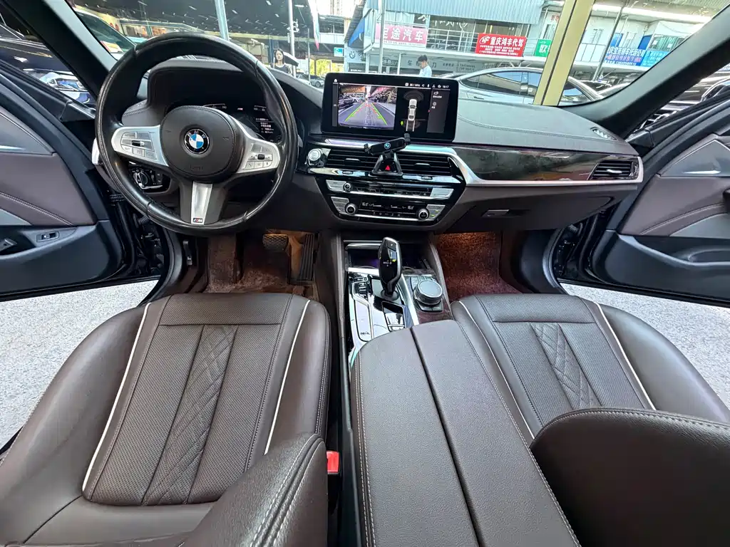 BMW 5 Series 2023 — фото 17