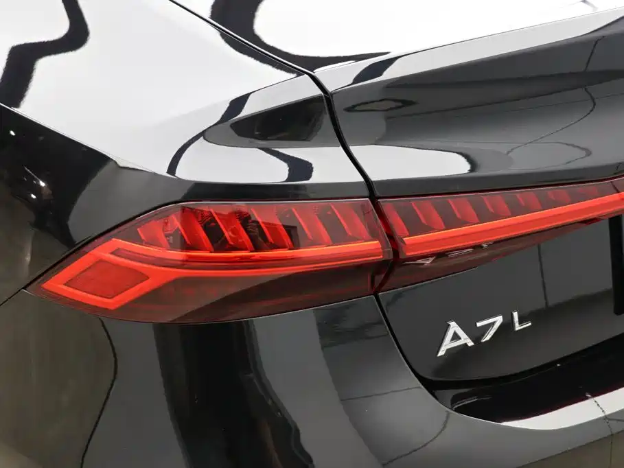 Audi A7L 2024 — фото 28