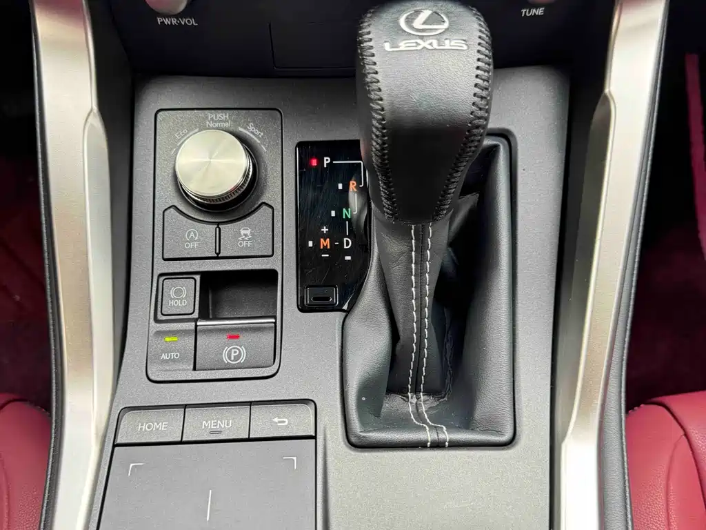 Lexus NX 2021 — фото 15