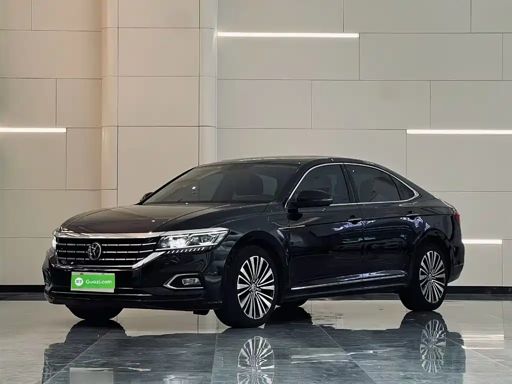 Volkswagen Passat 2019 — фото 1