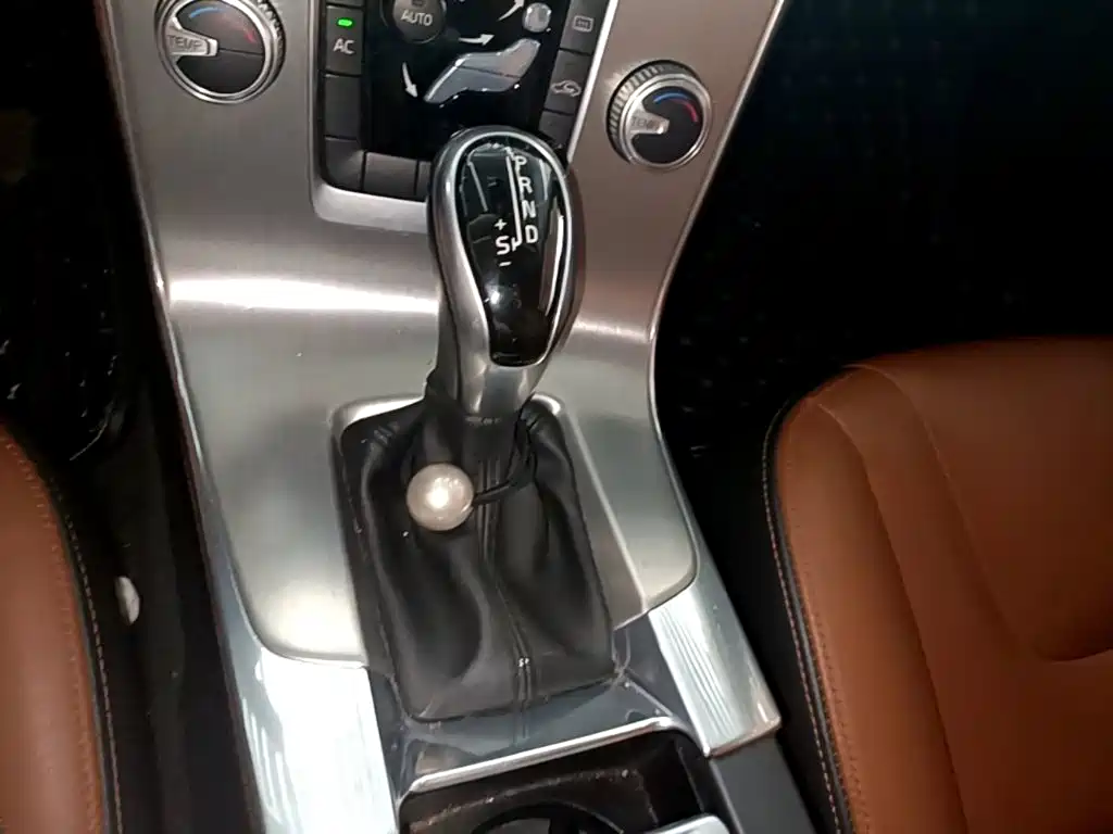 Volvo S60 2016 — фото 14