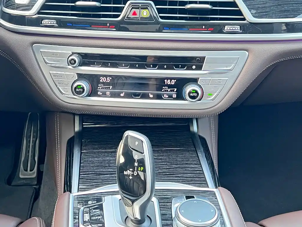 BMW 7 Series 2023 — фото 14