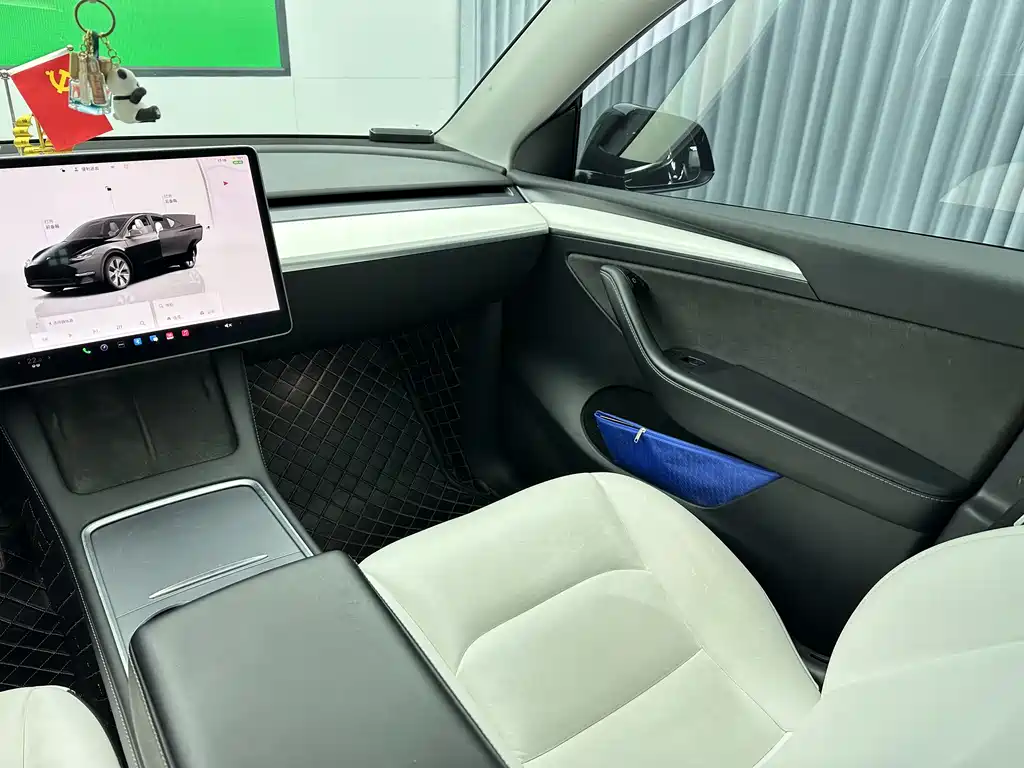Tesla Model Y 2022 — фото 13