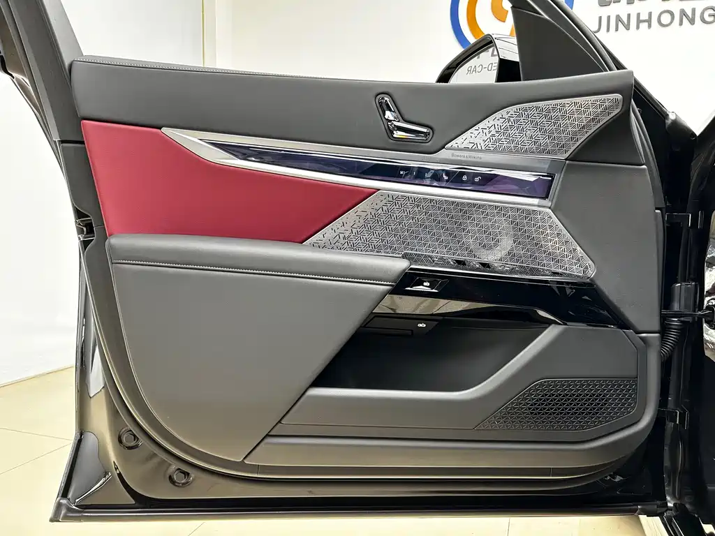 BMW i7 2023 — фото 4