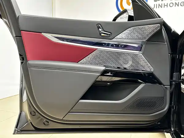 BMW i7 2023