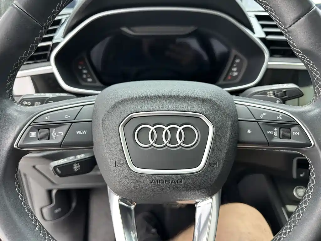 Audi Q3 2022 — фото 14
