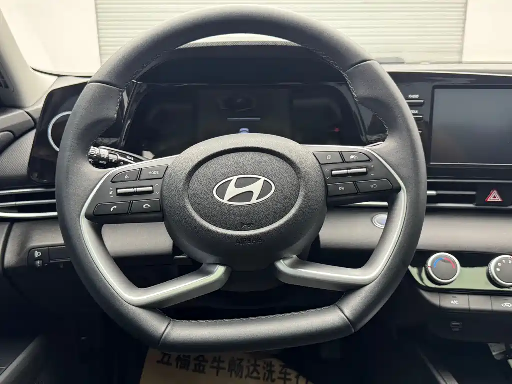 Hyundai Elantra 2023 — фото 14