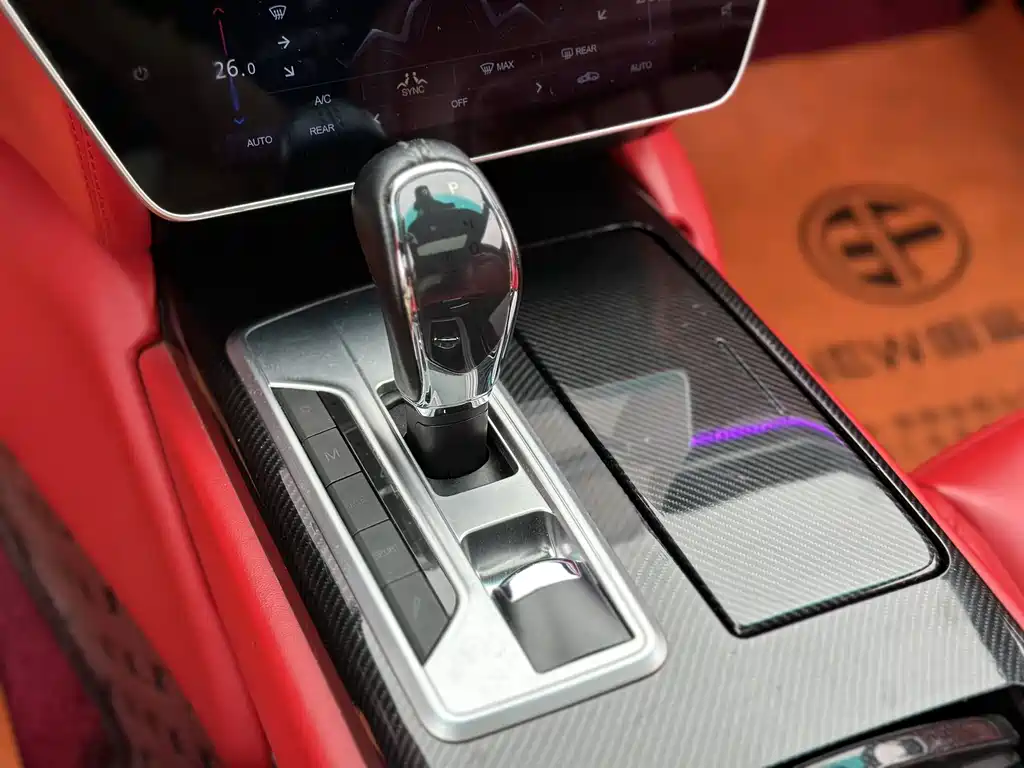 Maserati Quattroporte 2015 — фото 11