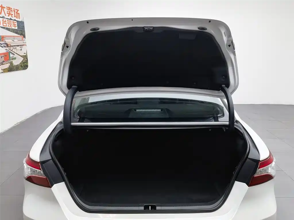 Toyota Camry 2021 — фото 16