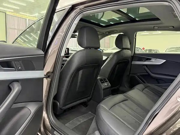 Audi A4L 2018