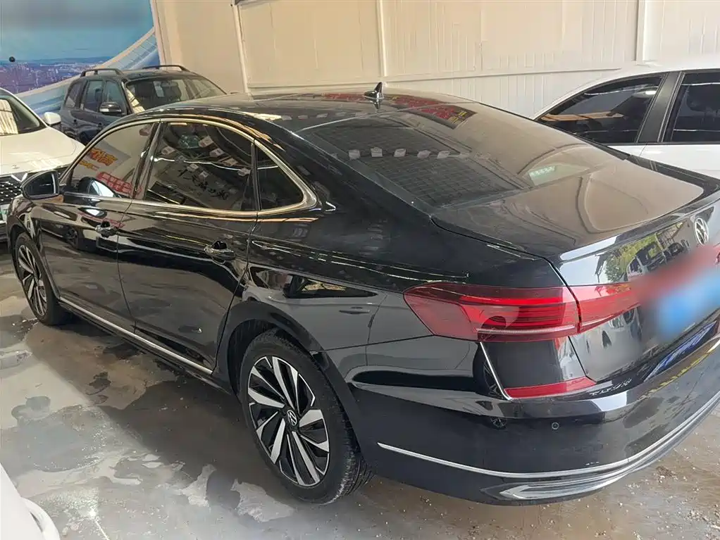 Volkswagen Passat 2022 — фото 12