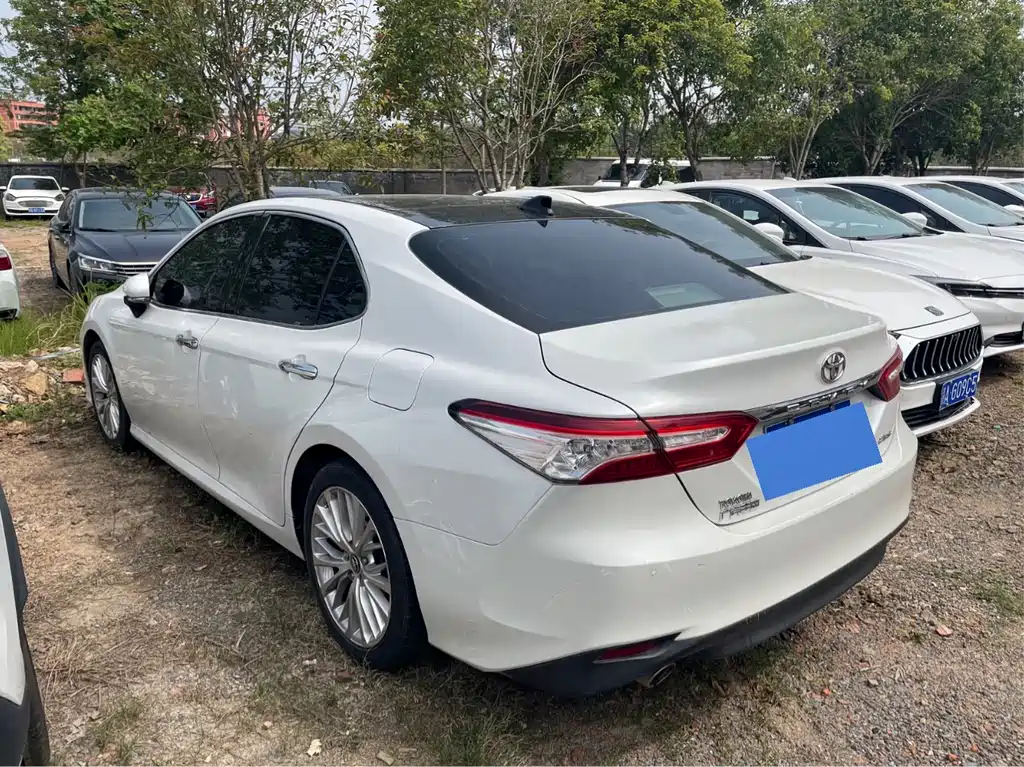 Toyota Camry 2018 — фото 3