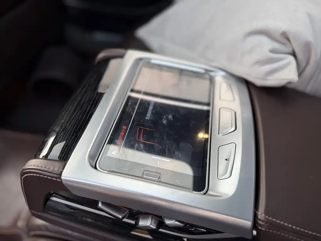 BMW 7 Series 2021 — фото 10