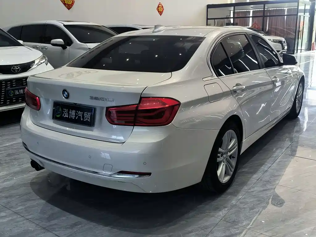 BMW 3 Series 2017 — фото 11