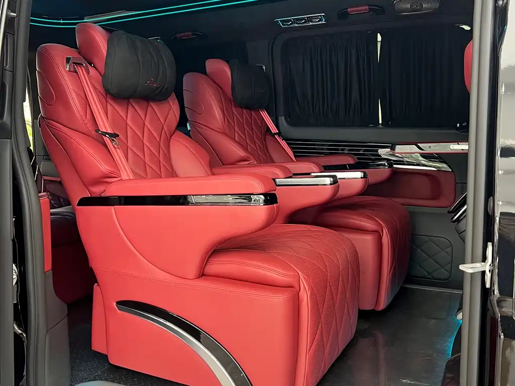 Mercedes-Benz V-Class 2024 — фото 10