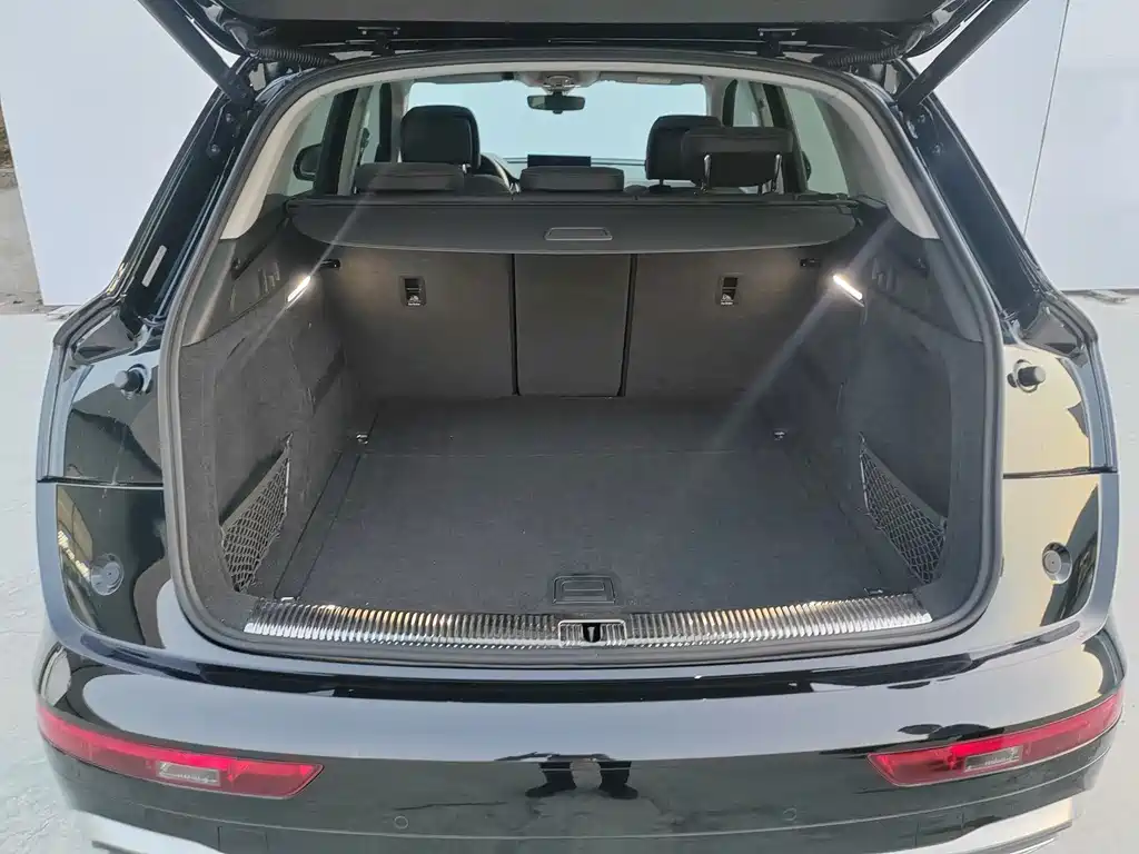Audi Q5L 2023 — фото 10