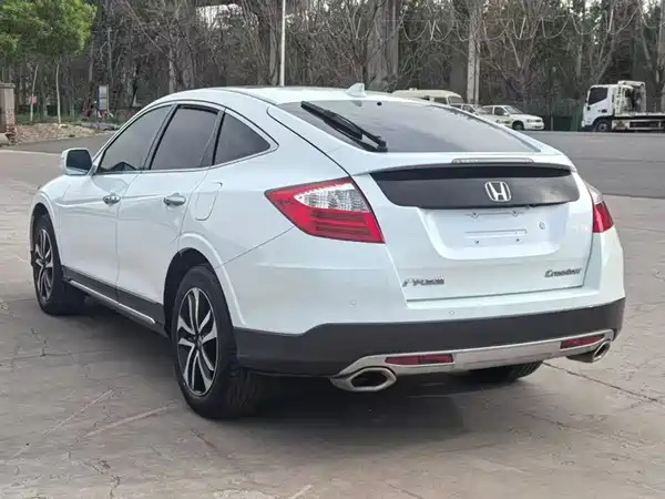 Honda Crosstour 2016