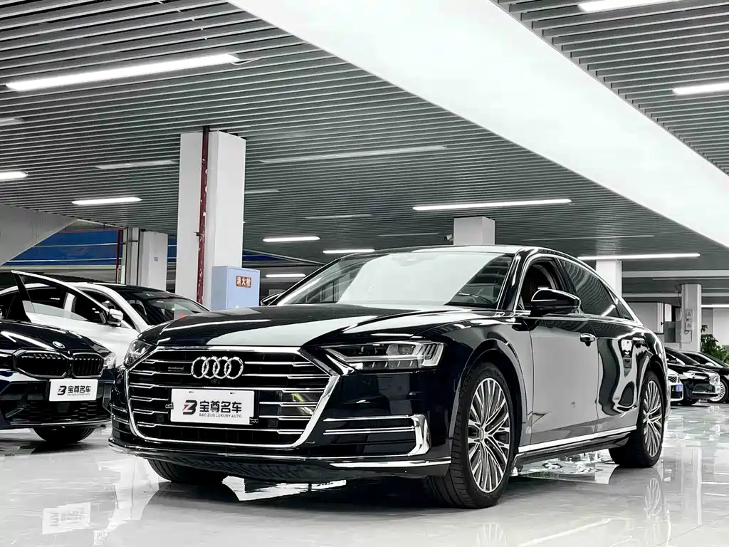 Audi A8 2019 — фото 1