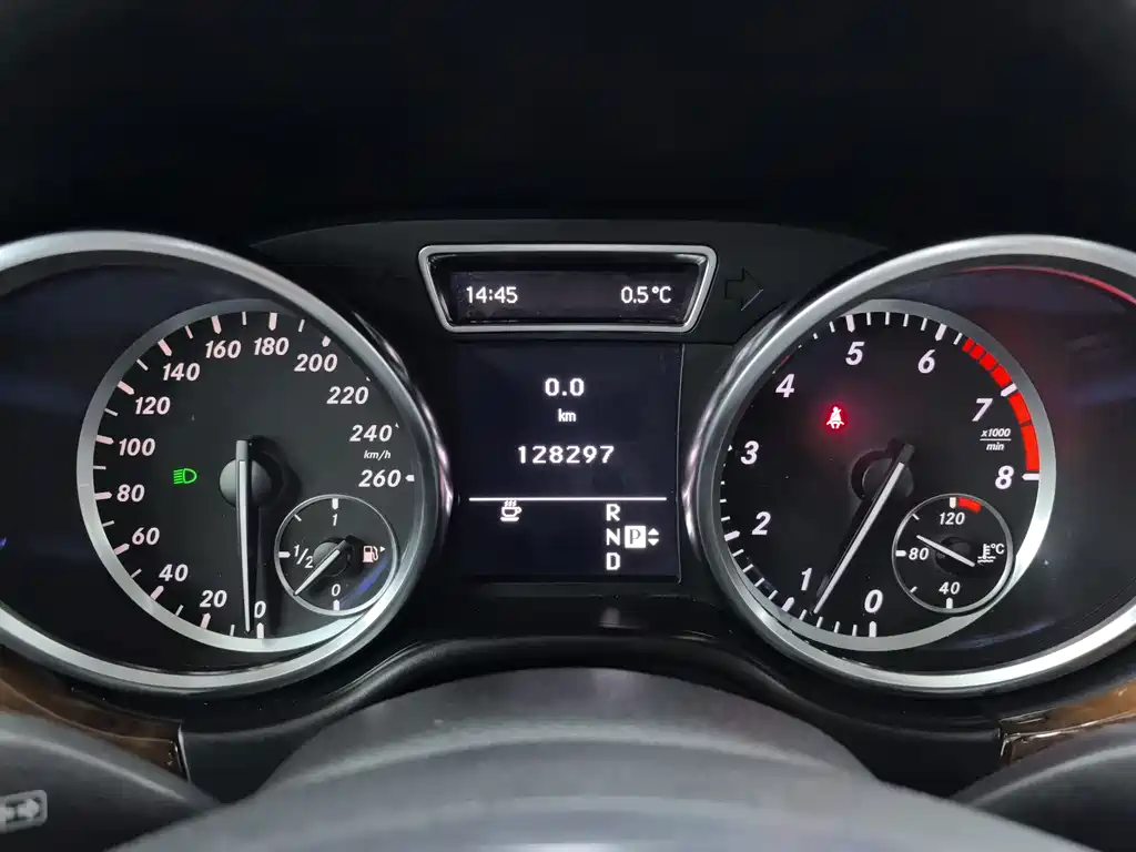 Mercedes-Benz M-Class 2012 — фото 10