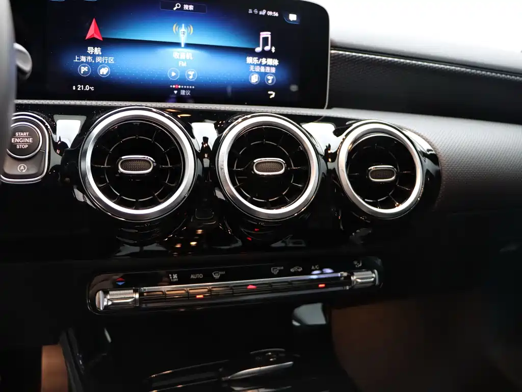 Mercedes-Benz A-Class 2020 — фото 13
