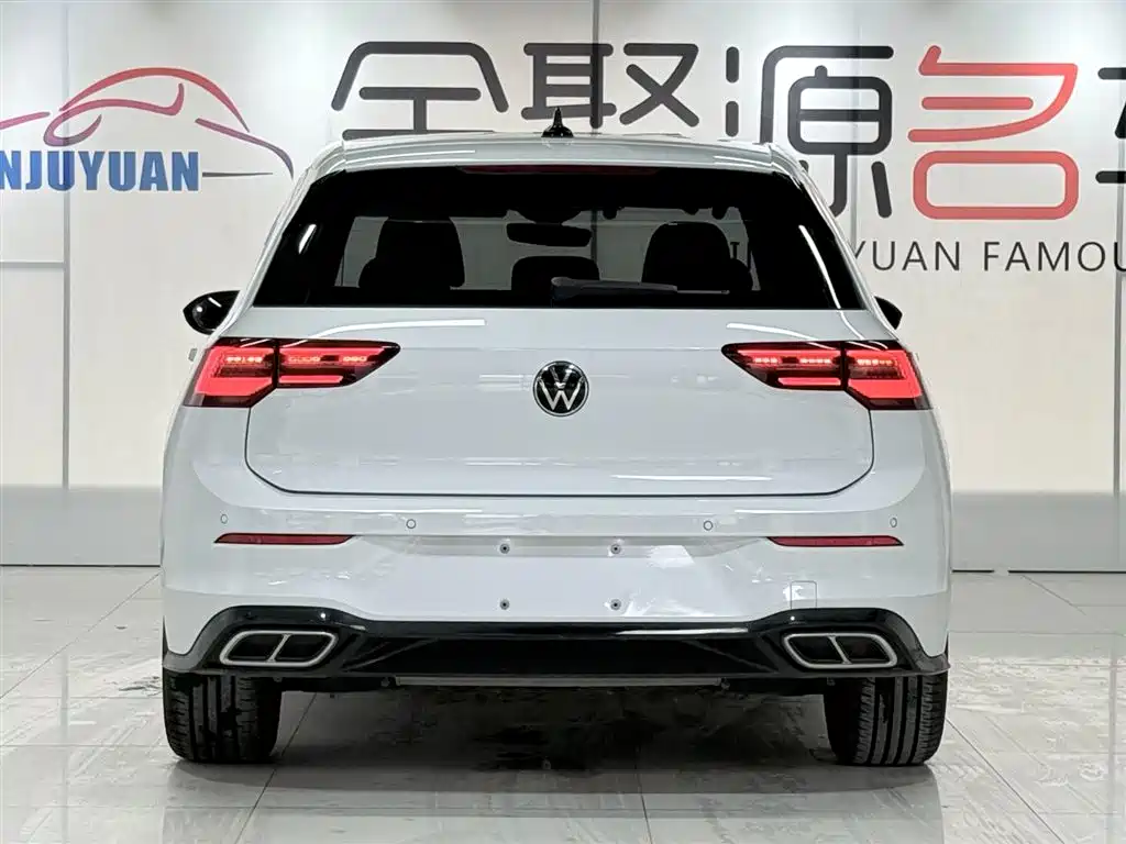 Volkswagen Golf 2024