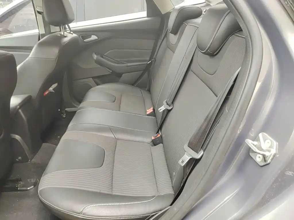 Ford Focus 2015 — фото 17