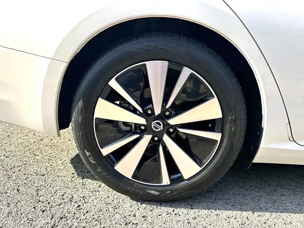 Nissan Teana 2022 — фото 18