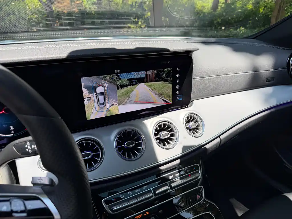 Mercedes-Benz E-Class 2022 — фото 15