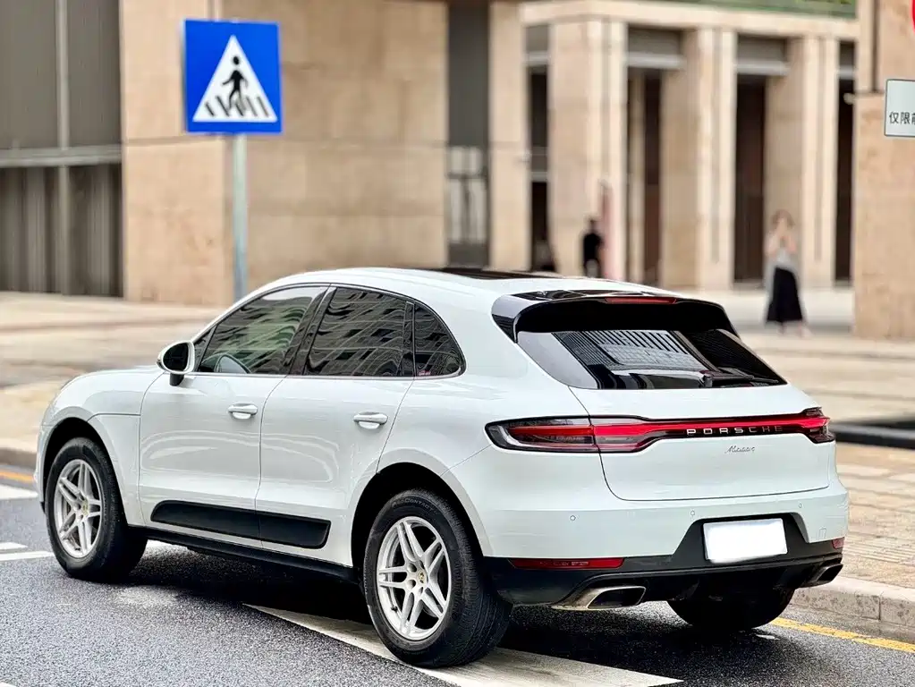 Porsche Macan 2021 — фото 15