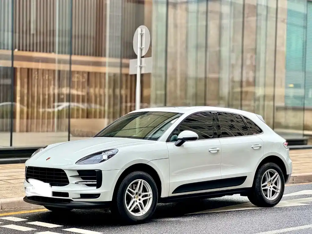 Porsche Macan 2021 — фото 1