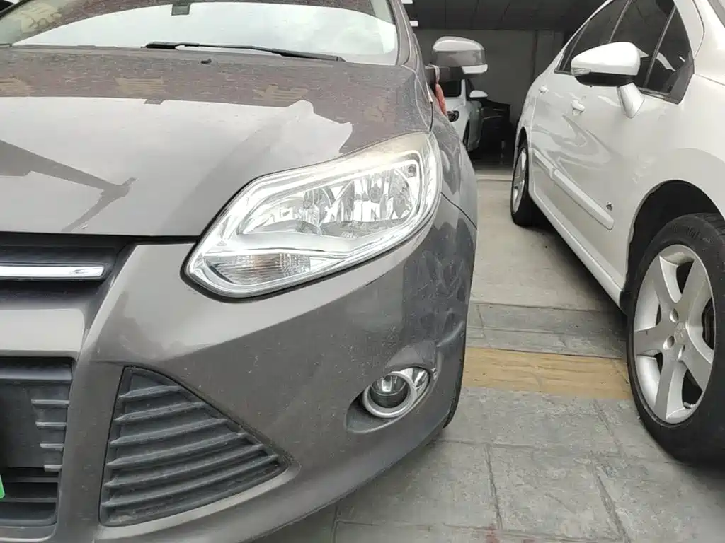 Ford Focus 2015 — фото 24