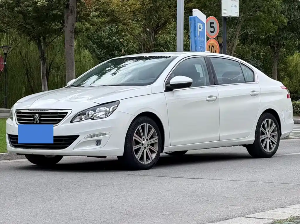 Peugeot 408 2015 — фото 1