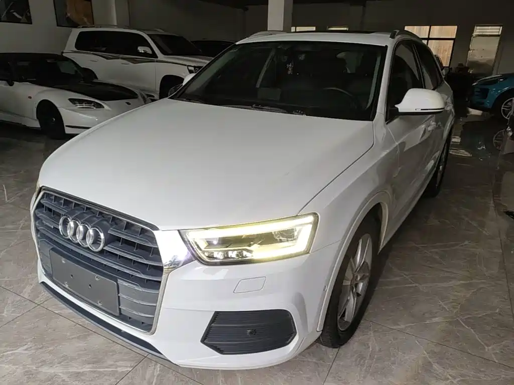 Audi Q3 2018 — фото 1