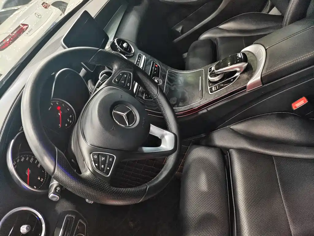 Mercedes-Benz C-Class 2018 — фото 5